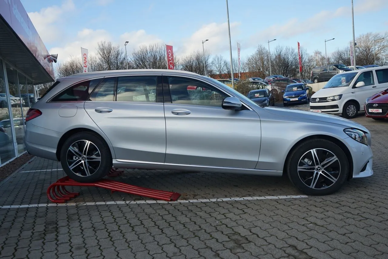 Mercedes-Benz C-Klasse C220d T...  Image 2